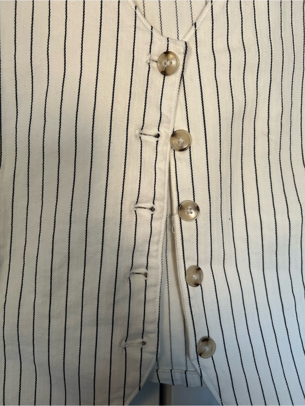 Reitmans White Pinstripe Sleeveless Button Vest - Picture 2 of 6